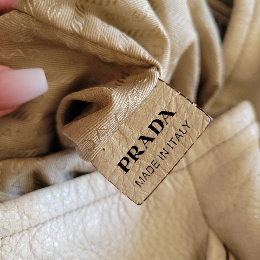 Prada | Authentic Hobo Leather Bag - Picture 8 of 16